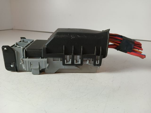 bontott OPEL INSIGNIA Biztosítéktábla Utastér