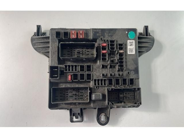 bontott OPEL INSIGNIA Biztosítéktábla Utastér