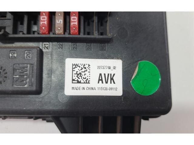 bontott OPEL INSIGNIA Biztosítéktábla Utastér