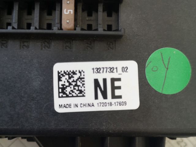 bontott OPEL INSIGNIA Biztosítéktábla Utastér