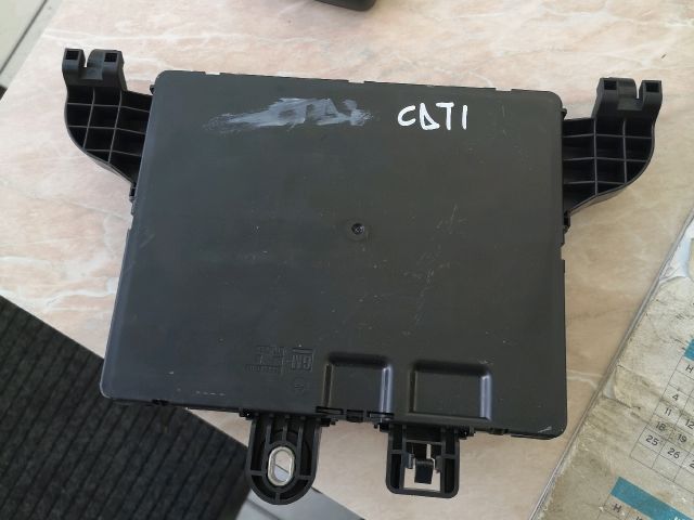 bontott OPEL INSIGNIA Biztosítéktábla Utastér