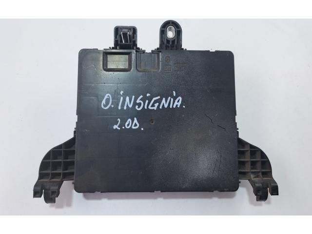 bontott OPEL INSIGNIA Biztosítéktábla Utastér