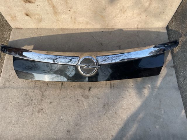 bontott OPEL INSIGNIA Csomagtérajtó Díszléc