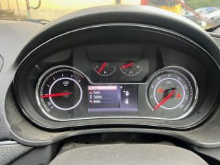 bontott OPEL INSIGNIA Csomagtérajtó Díszléc