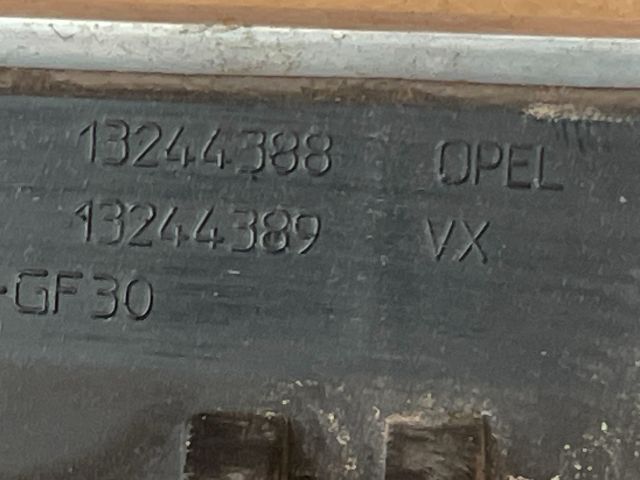 bontott OPEL INSIGNIA Csomagtérajtó Díszléc