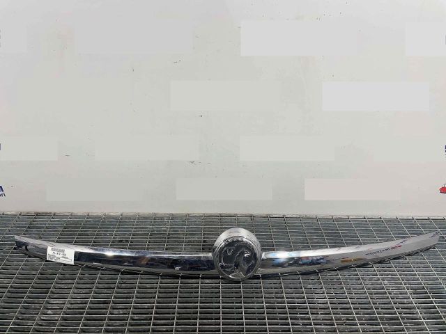 bontott OPEL INSIGNIA Csomagtérajtó Díszléc