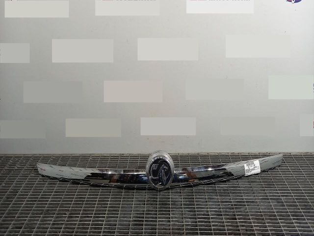 bontott OPEL INSIGNIA Csomagtérajtó Díszléc