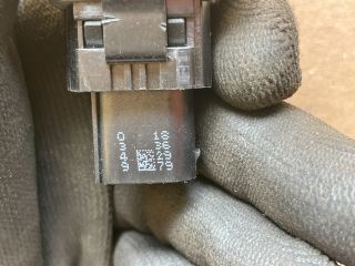 bontott OPEL INSIGNIA Csomagtérajtó Kapcsoló