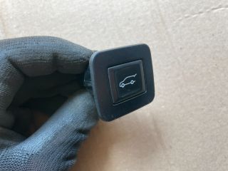 bontott OPEL INSIGNIA Csomagtérajtó Kapcsoló