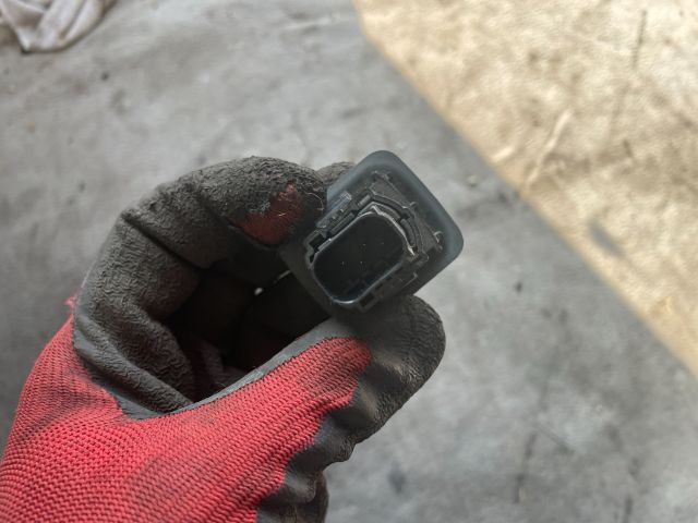 bontott OPEL INSIGNIA Csomagtérajtó Kapcsoló