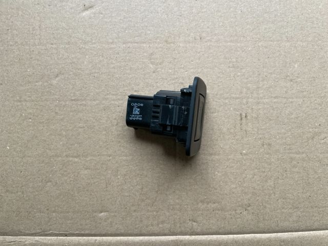 bontott OPEL INSIGNIA Csomagtérajtó Kapcsoló