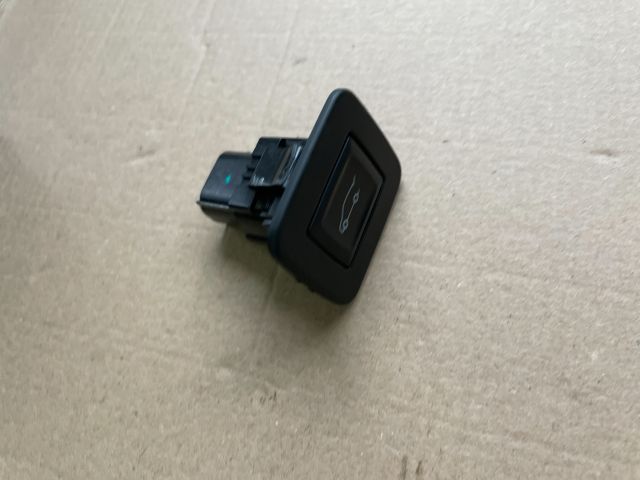 bontott OPEL INSIGNIA Csomagtérajtó Kapcsoló