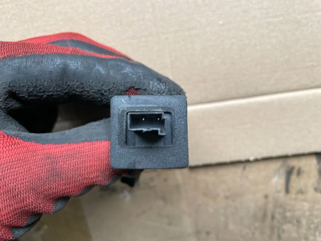 bontott OPEL INSIGNIA Csomagtérajtó Kapcsoló