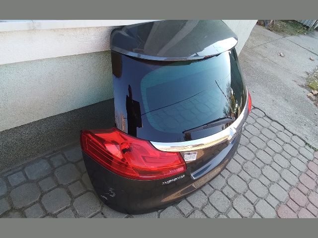 bontott OPEL INSIGNIA Csomagtérajtó (Részeivel)