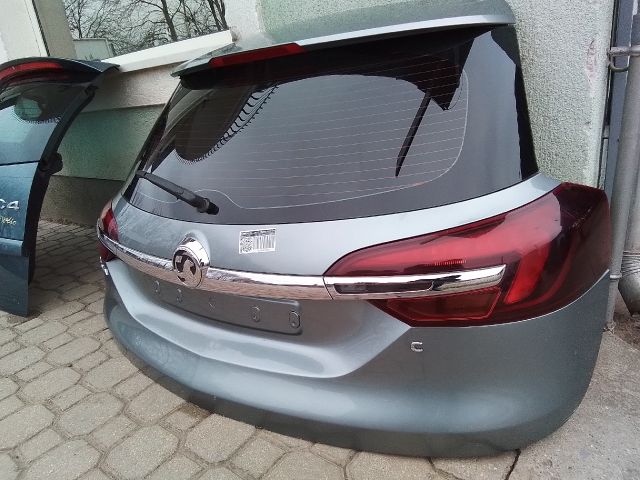 bontott OPEL INSIGNIA Csomagtérajtó (Részeivel)