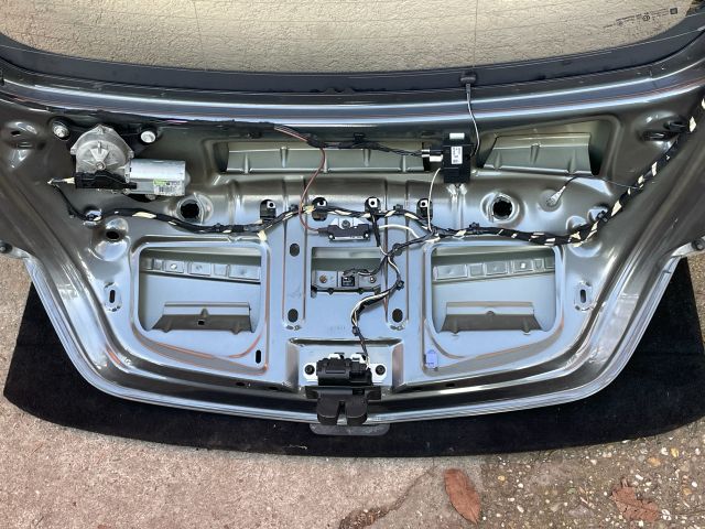 bontott OPEL INSIGNIA Csomagtérajtó (Részeivel)