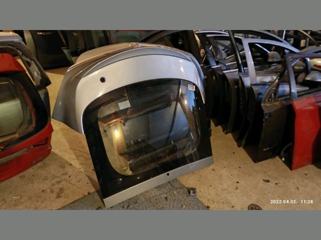 bontott OPEL INSIGNIA Csomagtérajtó (Részeivel)