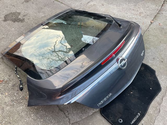 bontott OPEL INSIGNIA Csomagtérajtó (Részeivel)