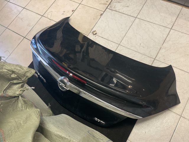 bontott OPEL INSIGNIA Csomagtérajtó (Részeivel)