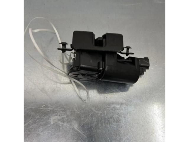 bontott OPEL INSIGNIA Csomagtérajtó Zárszerkezet