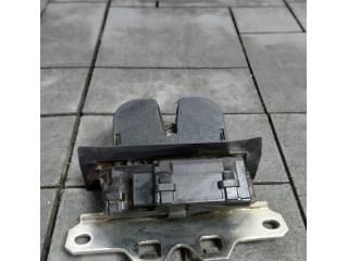 bontott OPEL INSIGNIA Csomagtérajtó Zárszerkezet