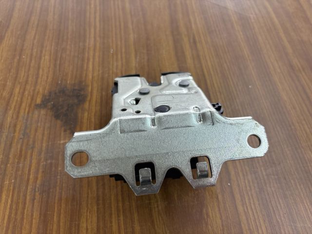 bontott OPEL INSIGNIA Csomagtérajtó Zárszerkezet