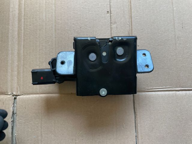 bontott OPEL INSIGNIA Csomagtérajtó Zárszerkezet