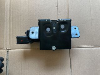 bontott OPEL INSIGNIA Csomagtérajtó Zárszerkezet