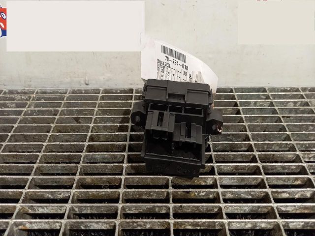 bontott OPEL INSIGNIA Előtét Ellenállás Fűtőmotor