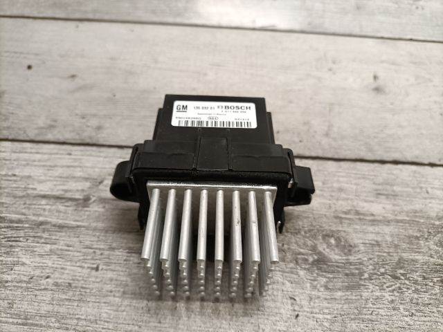 bontott OPEL INSIGNIA Előtét Ellenállás Fűtőmotor