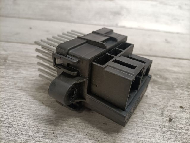 bontott OPEL INSIGNIA Előtét Ellenállás Fűtőmotor