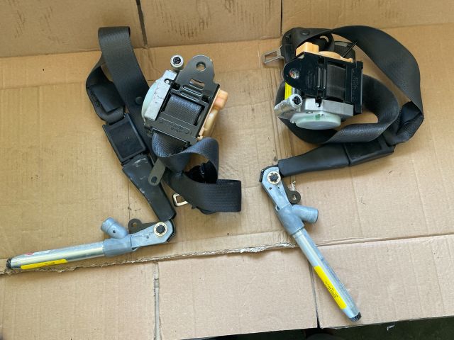 bontott OPEL INSIGNIA Első Biztonsági Öv Pár (Feszítővel)