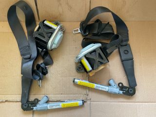 bontott OPEL INSIGNIA Első Biztonsági Öv Pár (Feszítővel)