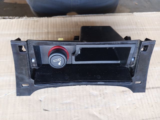 bontott OPEL INSIGNIA Első Hamutartó