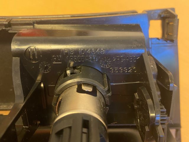 bontott OPEL INSIGNIA Első Hamutartó