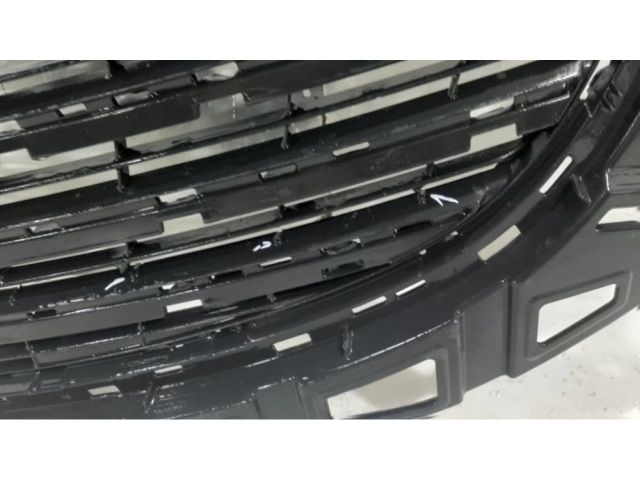 bontott OPEL INSIGNIA Első Lökhárító Alsó Középső Díszrács