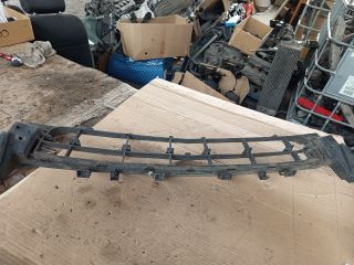 bontott OPEL INSIGNIA Első Lökhárító Alsó Középső Díszrács