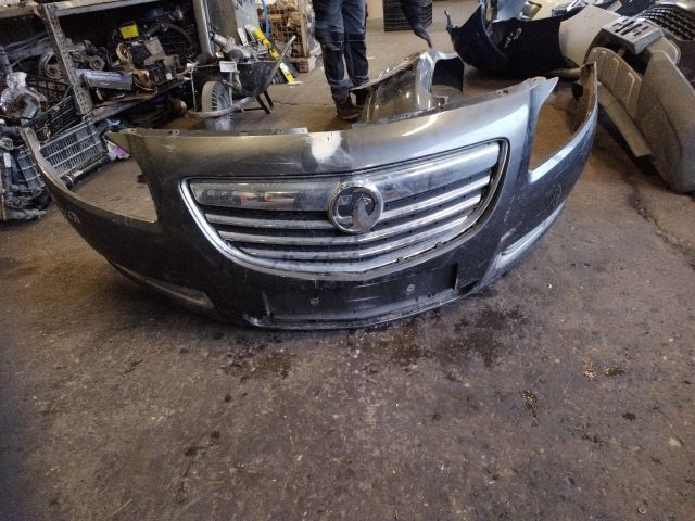 bontott OPEL INSIGNIA Első Lökhárító (Részeivel)