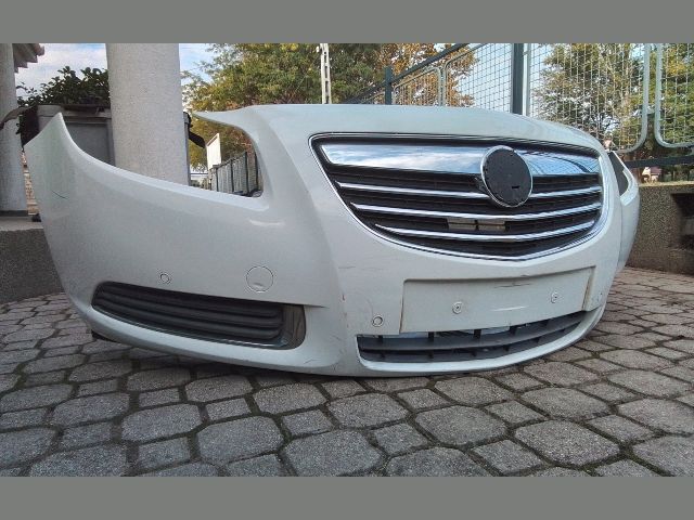 bontott OPEL INSIGNIA Első Lökhárító (Részeivel)