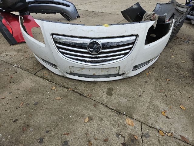bontott OPEL INSIGNIA Első Lökhárító (Részeivel)
