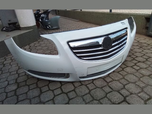 bontott OPEL INSIGNIA Első Lökhárító (Részeivel)