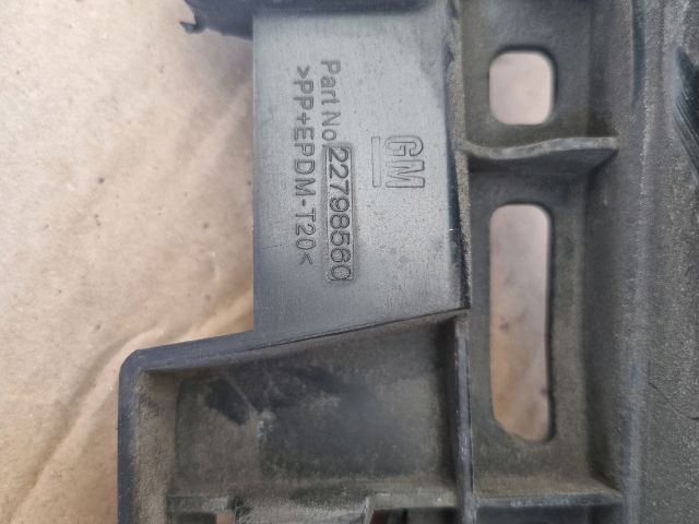 bontott OPEL INSIGNIA Első Lökhárító Tartó Felső