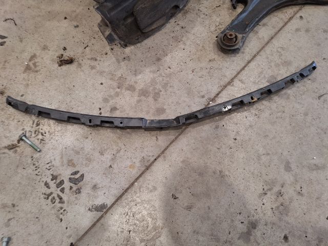 bontott OPEL INSIGNIA Első Lökhárító Tartó Felső