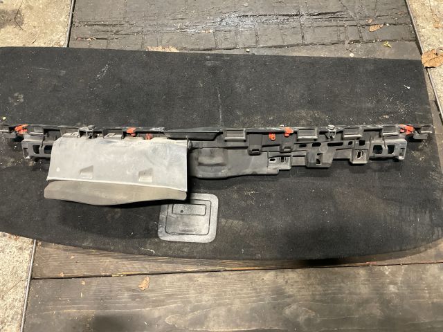 bontott OPEL INSIGNIA Első Lökhárító Tartó Felső