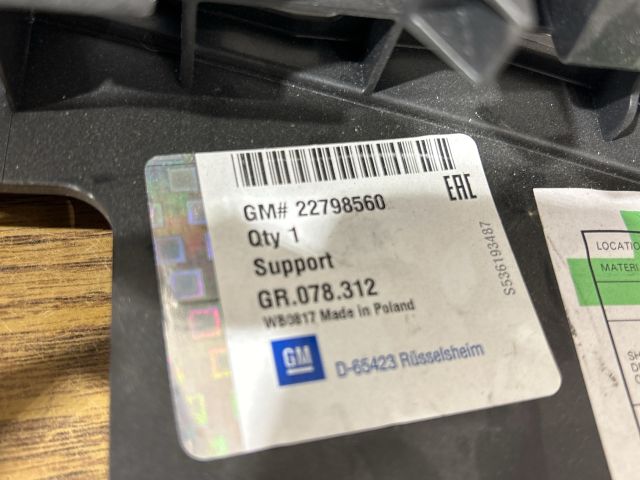 bontott OPEL INSIGNIA Első Lökhárító Tartó Felső