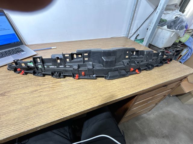 bontott OPEL INSIGNIA Első Lökhárító Tartó Felső