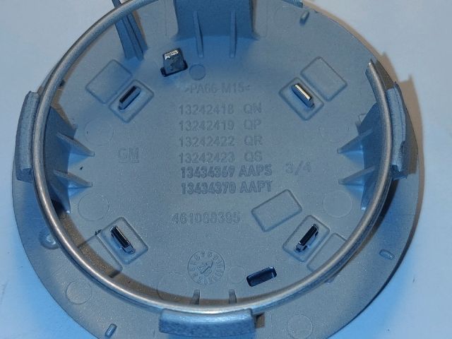 bontott OPEL INSIGNIA Felniközép (1 db)