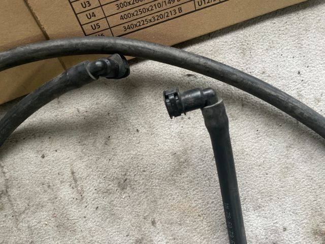 bontott OPEL INSIGNIA Fényszórómosó Cső