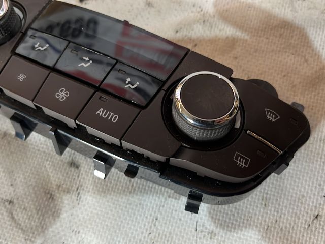 bontott OPEL INSIGNIA Fűtéskapcsoló (digit klímás)