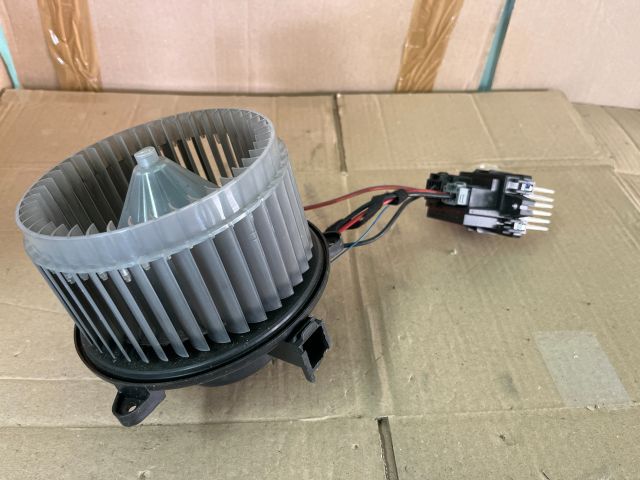 bontott OPEL INSIGNIA Fűtőmotor (Klímás)